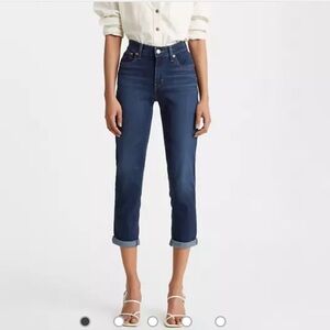 NWOT LEVI’S  “Boyfriend”  MID RISE WOMEN'S JEANS Sz 33
